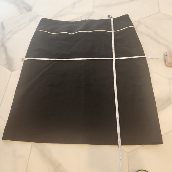 Womens, size Medium Speecless , black midi skirt, with white trim. - Picture 7 of 8